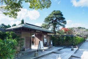筥崎宮花庭園の入り口の写真