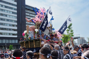 博多祇園山笠・集団山見せ 土居流の写真