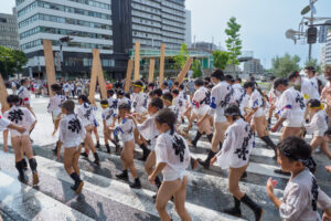 博多祇園山笠・集団山見せ 西流の写真