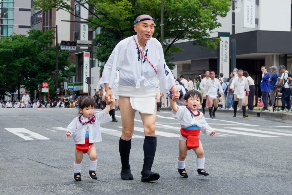 集団山見せ・中洲流の写真