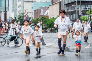 集団山見せ・西流の写真